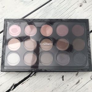 MAC eyeshadow palette